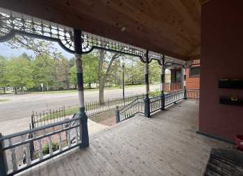 Exterior Photo 2