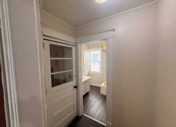 Interior Photo 11